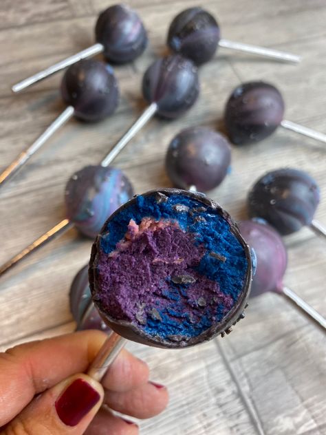 Galaxy Cake Pops, Eclipse Party, Galaxy Cake, Moon Baby Shower, Moon Baby, Cake Balls, Galaxy Art, Cake Pop, Space And Astronomy