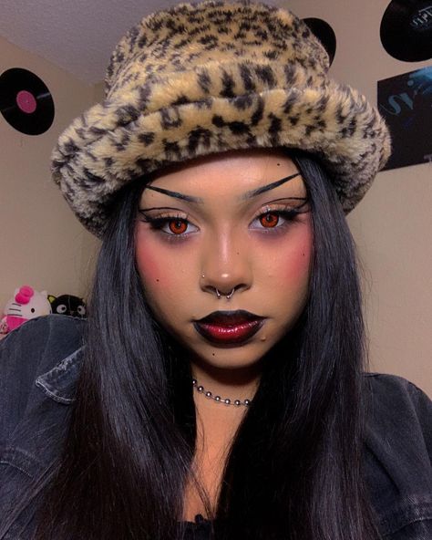 ⭑ ☆ karla ☆ ⭑ on Instagram: “wouldn’t you love to love her🖤⁣⁣ ⁣⁣ • eyeliner from @tabootakeover⁣ use my discount code ‘lilspooky’ for 15% off ⁣⁣ (used for my brows…” Vanpire Makeup, Girl Vampire Makeup, Vampire Makeup Looks, Black Vampire, Love To Love, Vampire Makeup, Alt Makeup, Pretty Makeup Looks, Makeup For Black Skin