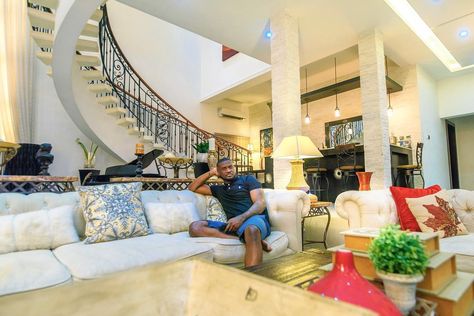 Peter Okoye Flaunt Beautiful Interior Of His Sitting Room - Celebrities - Nigeria Nigerian Houses, Loft Style Living Room, Home Decor Ideas Living Room Apartment, Sitting Room Decor, Interior Design Principles, Sitting Room Design, House Deco, Beautiful Houses Interior, Home Decor Ideas Living Room