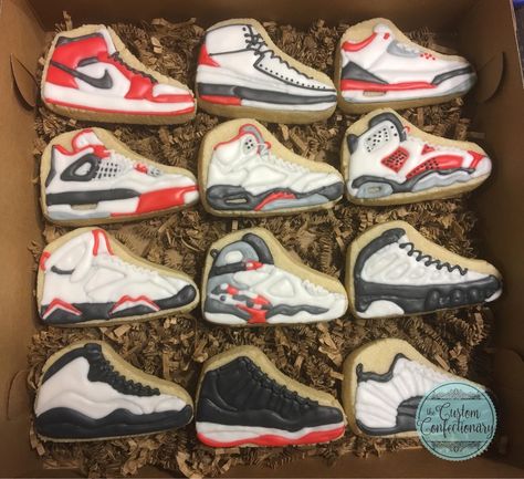 Air Jordan Cookies Decorated, Air Jordan Cookies, Sneaker Head Birthday Party, Air Jordan Birthday Cake, Jordan Cookies, Sneaker Cookies, Michael Jordan Birthday, Jordan Birthday, Jordan Cake