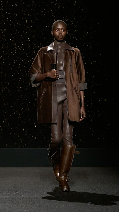 Capricorn Moodboard, Fw 2024, Brown Theme, Hell Bent, Hermes Fashion, Fall Forward, Fashion Runway Show, Thanksgiving Fashion, Stylish Fall Outfits