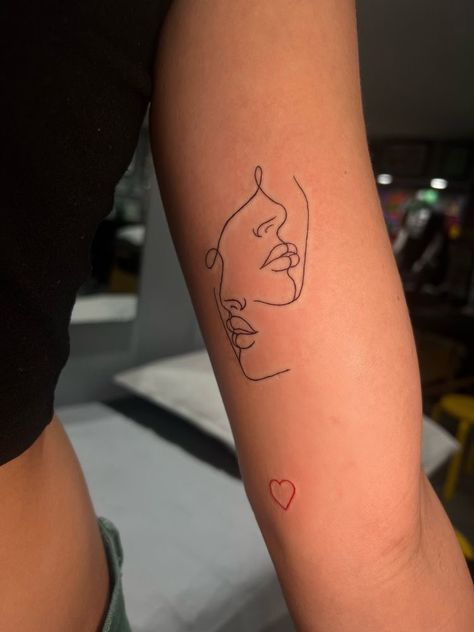 Womans Face Outline Tattoo, Women Face Outline Tattoo, Spine Tattoos Outline, Face Line Tattoos For Women, Gemini Outline Tattoo, Minimalistic Face Tattoo, Gemini Patchwork Tattoo, Line Art Faces Tattoo, Outline Women Tattoo