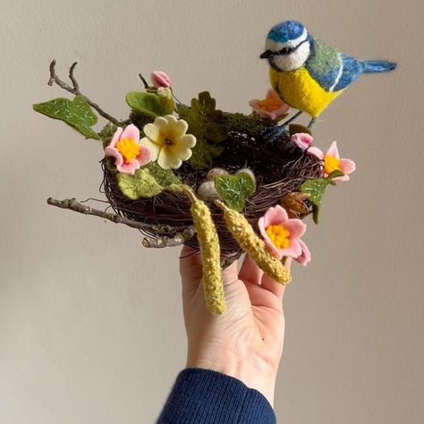 Spring Needle Felting Ideas, Spring Needle Felting, Needle Felted Flowers, Rehearsal Bouquet, Felted Nest, Needle Felted Birds, Felt Spring, Felted Birds, Spring Mood Board