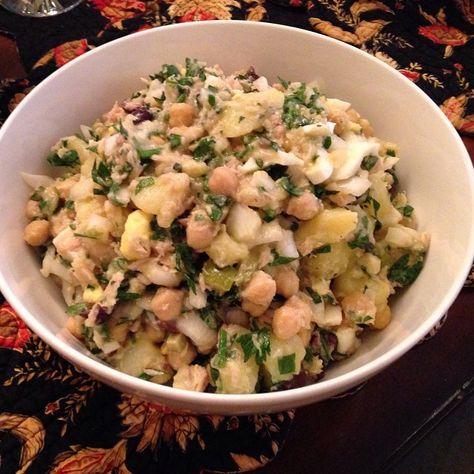 Laurinda Silva’s Portuguese Potato Salad With Tuna 2 Portuguese Potatoes, New York Kitchen, Salad With Tuna, Tuna Recipe, Gold Potatoes, Albacore Tuna, Portuguese Cuisine, Yukon Gold, Chickpea Recipes