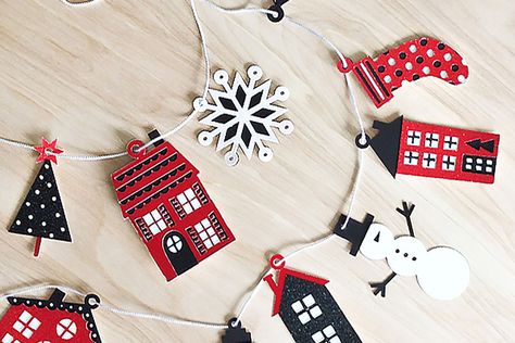 Silo Ideas, Cricut Home, Paper Garlands, Event Solutions, Christmas Things, Christmas Banners, Christmas 2014, Cricut Design Space, Cricut Creations