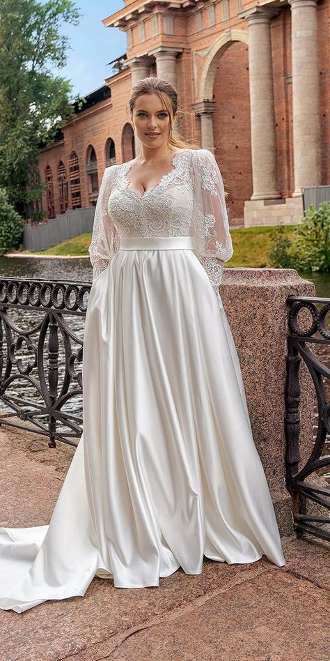 Balloon Sleeve Wedding Dress, Plus Size Wedding Dresses With Sleeves, Plus Size Lace Dress, Plus Wedding Dresses, Plus Size Brides, Plus Size Wedding Dresses, Cape Wedding Dress, Plus Size Wedding Gowns, Wedding Dress Guide