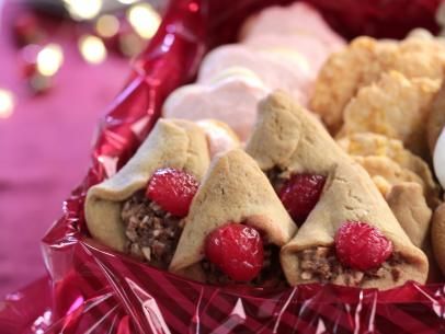 Mrs B’s Christmas Bells Cookies, Valerie Bertinelli Christmas Bell Cookies, Christmas Bells Cookies, Christmas Bell Cookies, Bell Cookies, Valerie Bertinelli, Food Network Canada, Cookie Swap, Christmas Bell