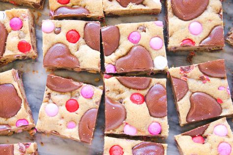 Valentines Blondies, Blondie Bars, Red Velvet Cheesecake Brownies, Confetti Cookies, Blondie Bar, Red Velvet Cake Mix, Caramel Bars, Red Velvet Cheesecake, Buttercream Cupcakes