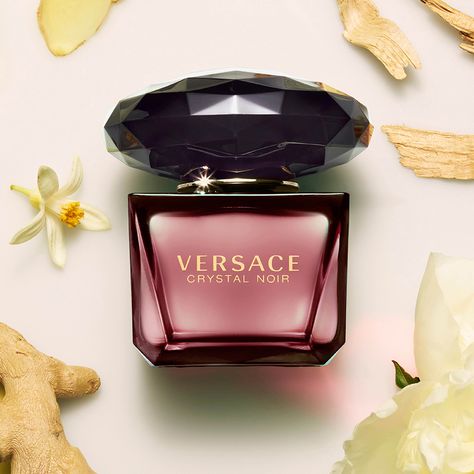 Vercase Perfumes, Noir Perfume, Crystal Noir Versace, Versace Bright Crystal Perfume Aesthetic, Versace Crystal Noir, Versace Noir Perfume, Crystal Noir, Crystal Noir Perfume, Versace Fragrance