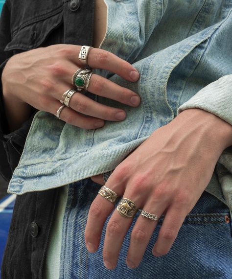 Rings Aesthetic, Piercing Ring, Mens Accessories Fashion, Jewelry Inspo, Aesthetic Vintage, Piercing Jewelry, Cute Jewelry, Vintage Rings, Mens Bracelet