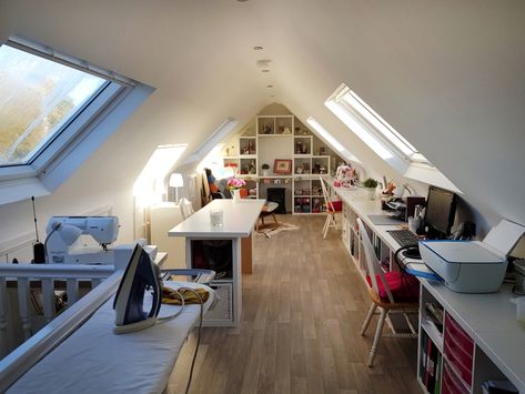 Attic Craft Rooms, Attic Loft Ideas, Craftroom Storage, Loft Extension, Home Library Rooms, Loft Conversions, Attic Loft, Small Attic, Sewing Room Design