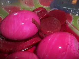 Pickled Red Beet Eggs Recipe, Beets And Eggs, Pickled Beets And Eggs, Pennsylvania Dutch Recipes, Pickled Eggs, Pickled Beets, Beet Recipes, Red Beets, Beet Juice