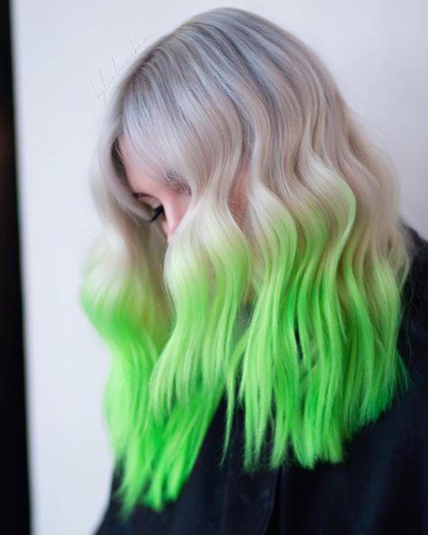 Neon Green Hair, Green Hair Dye, Lumpy Space, Dip Dye Hair, Colored Hair Tips, Vivid Hair Color, Hair Color Unique, Neon Hair, Blonde Roots