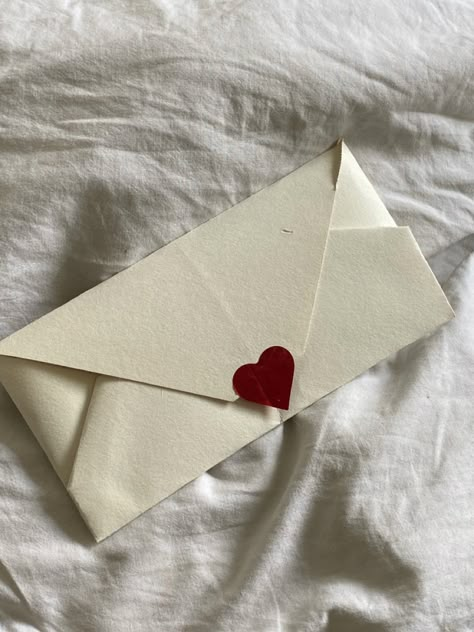 Cute Letter Aesthetic, I Wrote A Book About You Ideas, Hand Written Notes Aesthetic, Hand Written Letters Ideas, Hand Written Letters Aesthetic, Letter Envelope Aesthetic, Happy Valentines Day Aesthetic, Letter Writing Aesthetic, Valentines Day Story