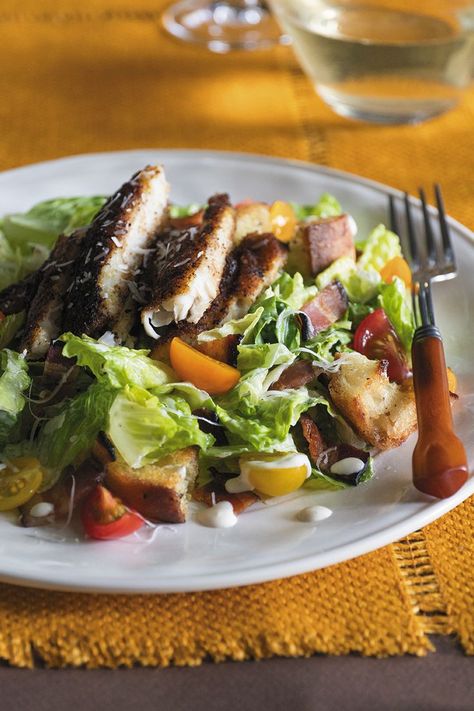 Spice up your salad with blackened U.S. Farm-Raised Catfish. This quick and easy recipe is perfect for the summer months – light and refreshing, bursting with flavor. Discover all of our recipes at UScatfish.com. Catfish Opelousas Recipe, Kfc Seasoning Recipe, Grilled Catfish, Blackened Catfish, Catfish Recipes, Caesar Salad Recipe, Cajun Cooking, Healthy Fish, Caesar Salad