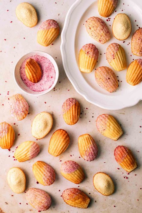 Madeline Cookies Recipe, Madeleine Cookies, Pumpkin Spice Cookie Recipe, Madeline Cookies, Madeleine Recipe, French Cookies, Madeleine Cookie, Pumpkin Spice Cookies, Freeze Dried Raspberries