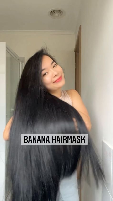 happi.pham on Instagram: Banana hair mask encourages hair growth and sleek, glossy hair. Banana are one of the biggest sources of silica, a mineral element that… Silky Hair Mask, Banana Hair Mask, Quick Hair Growth, Lemon Hair, Flaking Skin, Hair Inspiration Long, Hair Mask For Growth, Banana For Hair, Silky Smooth Hair