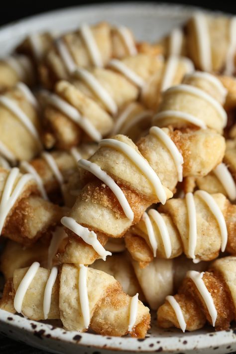 Butterhorns Recipe, Butter Horns, Cookie Cups, Italian Cookies, Best Cookie Recipes, Easy Cookie Recipes, Cookies Recipes Christmas, Easy Cookies, Dessert Recipe