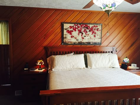 Diagonal Wood Wall, Diagonal Wood Paneling, Wood Wall Interior, Wood Paneling Bedroom, Diagonal Wood Plank Wall, Paneling Bedroom, Wood Wall Ideas, Woodem Panel Wallpaper, Wood Accent Wall Bedroom