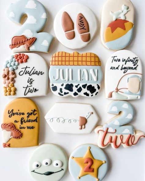 Muted Toy Story Party, Toy Story Cookies Decorated, Toy Story Sugar Cookies, Happy Birthday Julian, Toy Story Birthday Cake, Woody Birthday, Toy Story Cookies, Disney Parties, Dino Design