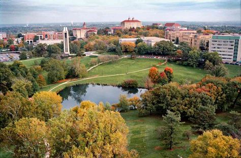 College Visit, Kansas Usa, Lawrence Kansas, Mother Earth News, University Of Kansas, College Town, College Fun, Incredible Places, Best Cities