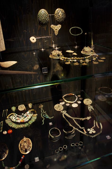 viking museum denmark | Viking jewellery - VIKING exhibition at The National Museum of Denmark ... Viking Treasure, Hiberno Norse, Viking Fashion, Viking Beads, Viking Museum, Viking Tunic, Viking Jewellery, Viking Reenactment, Viking Dress