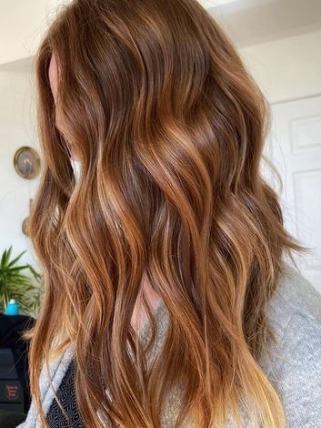 Brunette Balayage Hair With Copper, Call Brunette Hair Color, Carmel Highlights On Reddish Brown Hair, Hair Highlights For Auburn Hair, Brown Copper Hair Highlights, Fall Hair Warm Tones, Dimensional Copper Hair Dark Brown, Amber Blonde Balayage, Cowgirl Copper Brown Hair