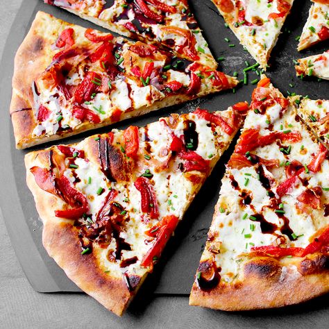 Balsamic Glaze Pizza, Homemade Gourmet Pizza, Roasted Red Pepper Pizza, Pizza With Balsamic Glaze, Red Pepper Pizza, Homemade Frozen Pizza, Gourmet Pizza Recipes, Pickle Pizza, Pizza Video