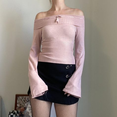 The Clara Sweater ❤️ In color: Blush Off the... - Depop Pink Drop Shoulder Winter Top, Pink Off Shoulder Sweater, Pink Off The Shoulder Sweater, Off The Shoulder Sweater Pink, Spring Vintage Pink Sweater, Dusty Pink Sweater, Fitted Hand-knitted Pink Sweater, Pink Sweater Outfit, Off Shoulder Sweater