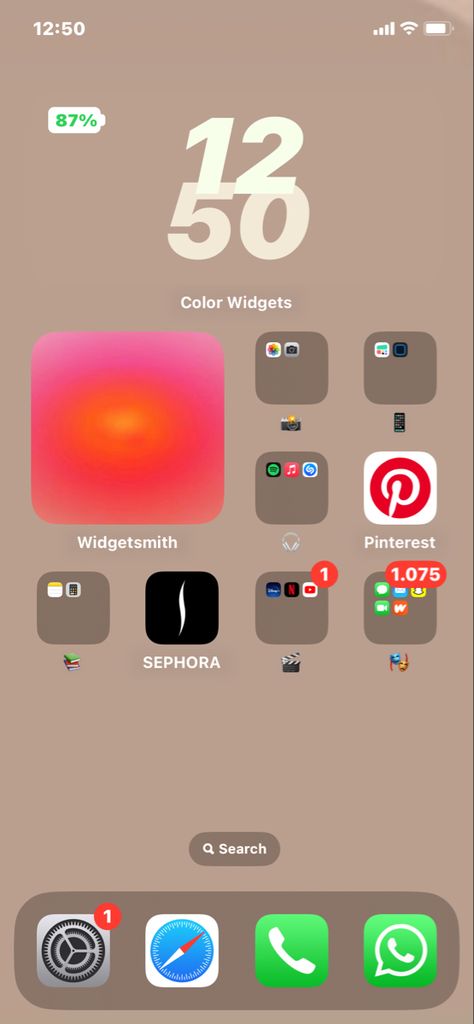 Ios 16 Home Screen Ideas Simple, Ios16 Layout, Ios 16 Homescreen, Iphone Tutorial, Ipad Organizer, Iphone Macbook, Aesthetic Homescreen, Cute Home Screens, Iphone Ideas