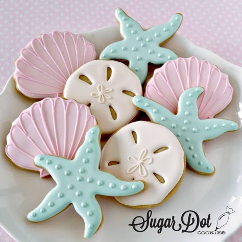 Shell Cookies Royal Icing, Sea Shell Cookies Decorated, Sand Dollar Cookies Decorated, Shell Cookies Decorated, Beach Sugar Cookies, Mermaid Sugar Cookies, Sailboat Cookies, Shell Cookies, Quinceanera Decor