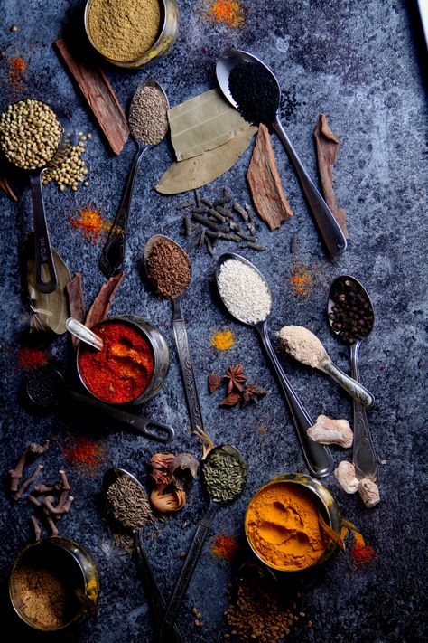 Spice Story of a Kitchen Spice Chart, Spices Photography, Ingredients Photography, Indian Food Photography, Food Flatlay, Dark Food Photography, Toronto Food, Food Photography Tips, Food Backgrounds