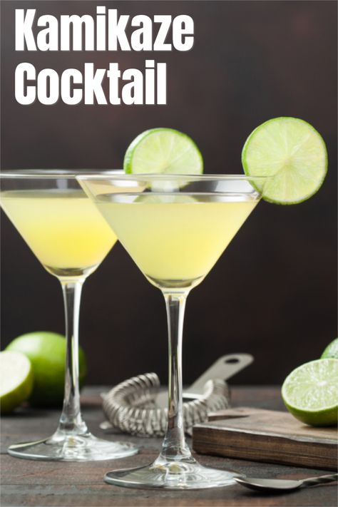 Strong Drinks That Taste Good, Kamikaze Recipe, Cocktail History, Kamikaze Cocktail, Triple Sec Cocktails, Vodka Cocktails Easy, Alcohol Beverages, Vodka Cocktails Recipes, Sweet Cocktails