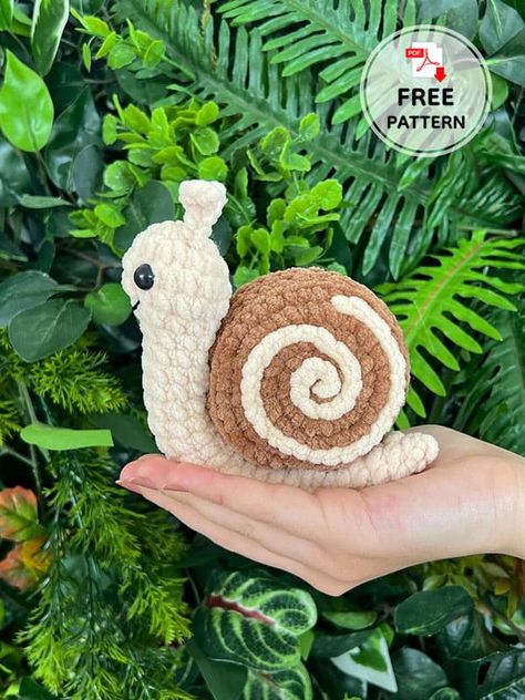 Crochet Snail Pattern, Snail Plush, Snail Pattern, Crochet Snail, Animal Plushies, Crochet Bat, Doll Amigurumi Free Pattern, Crocheted Jellyfish, Crochet Deer