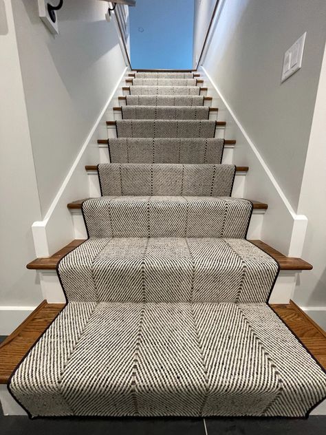 Martinique Charcoal - Sustainable Area Rug Made From All-Natural Wool – New England Rug Company Stairs Remodel, Stairway Carpet, Foyer Rugs, Trail Ideas, Basement Staircase, Stairs Runner, Foyer Stairs, Carpet Staircase, Sell House