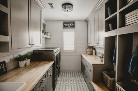 House Plans With Mudroom, Mudroom And Pantry, Farmhouse Laundry Room Ideas, Modern Farmhouse Laundry Room, Laundry Room Pantry, Productive Weekend, Laundry Room/mudroom, Laundry Room/mud Room, Pantry Laundry Room