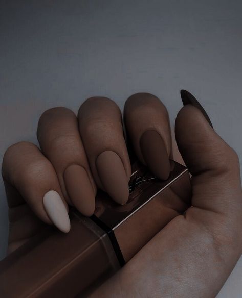 Matte Almond Nails, Tan Nails, Aesthetic Gallery, Almond Acrylic, Plain Nails, Fall Nail Trends, Nails 2022, Simple Gel Nails, Minimal Nails