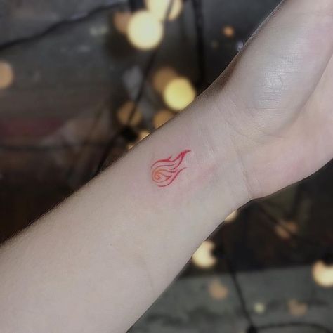 Minimalist Fire Tattoo, Fogo Tattoo, Small Flame Tattoo, Dumbest Tattoos, Flame Tattoo, Flame Tattoos, Fire Tattoo, Red Tattoos, Cover Up Tattoos