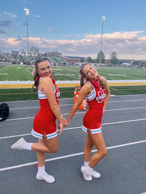 Friday night football game country theme Cheerleader Poses, Usa Cheer, Page Aesthetic, Cheer Photo, Cheers Theme, First Football Game, Varsity Cheer, Cheer Uniforms, Cute Cheer Pictures