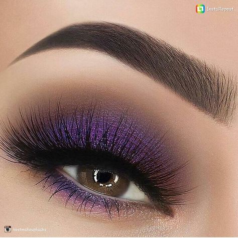 Womenswear Shoes, Make Up Designs, Purple Eye Makeup, Eye Makeup Styles, Purple Makeup, Smink Inspiration, Eye Makeup Designs, Makijaż Smokey Eye, Purple Eyeshadow