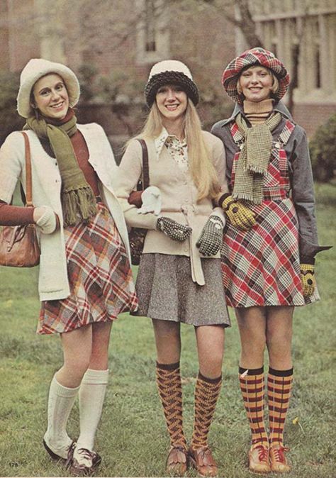 August 1973. ‘Back to class in plaids.’ Just Seventeen, High School Fashion, Fashion 1970s, 60s 70s Fashion, Fashion 70s, 60s And 70s Fashion, Three Women, Seventies Fashion, 70’s Fashion