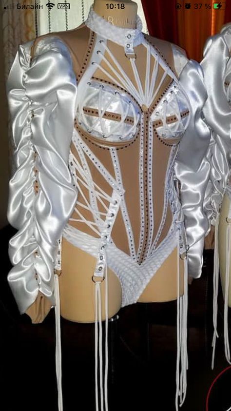 Drag Outfit Ideas, Drag Queen Outfits Ideas, Drag Queen Dress, Stage Costume Design, Carnival Outfit Carribean, Wrestling Outfits, Wwe Outfits, Fashion Competition, Drag Queen Outfits