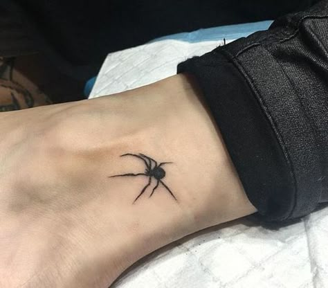 Spider tats Black Widow Spider Tattoo, Widow Tattoo, Black Widow Tattoo, Spider Tattoo, Cool Small Tattoos, Foot Tattoo, Friend Tattoos, Tattoo Trends, Foot Tattoos