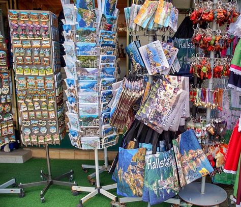 Travel souvenir shop Beach Gift Shop, Beach Souvenir Ideas, Souvenir Shop Ideas, Souvenir Shop Design, Souvenir Shop Interior, Travel Collection Ideas Souvenirs, Souvenir Ideas, Beach Souvenir Shop, Gift Shop Interiors