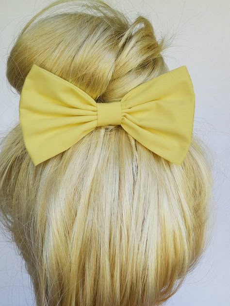 Yellow Hair Bow Pale Yellow Hair, Yellow Hair Bow, Yellow Hair Color, Hair Toner, Hair Chalk, Bow Women, Bow Hairstyle, Hair Color Pastel, Yellow Hair