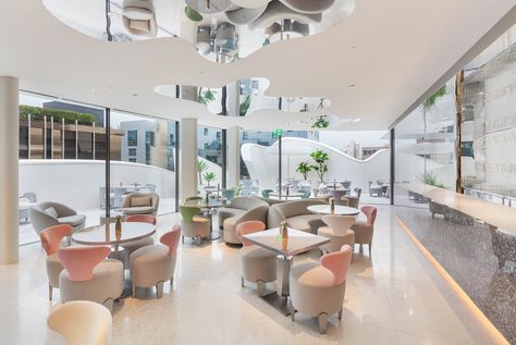 Dior’s newest address is to be found in Seoul. Dior Cafe, Christian De Portzamparc, Kids Restaurants, Opening A Cafe, House Of Dior, Dior Boutique, Design Cafe, Cordless Lamps, Frou Frou