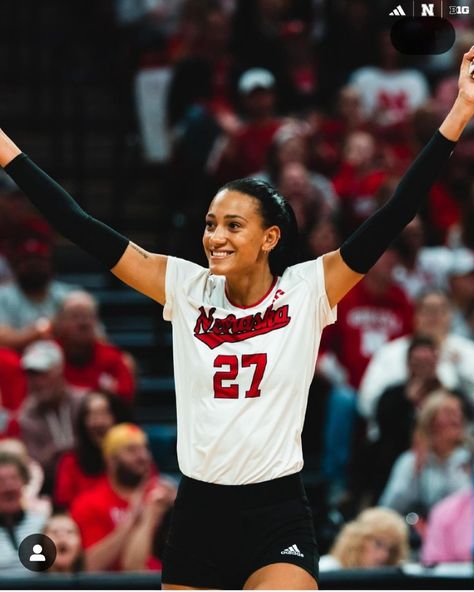 Harper Murray, D1 Volleyball, Husker Volleyball, Nebraska Volleyball, College Volleyball, Volleyball Wallpaper, Sports Pics, Volleyball Humor, Volleyball Inspiration