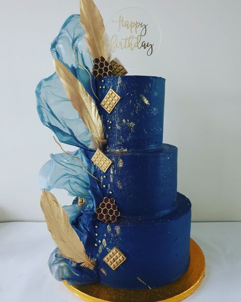 Birthday Cake Navy Blue, Rice Paper Sails Cake, Rice Paper Cake Decorations, Rice Paper Sails, Elegant Cake Design, Fox Cake, Purple Cakes Birthday, Modern Cake, Beautiful Cake Designs