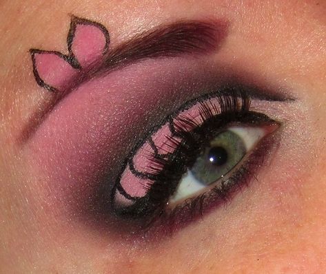 Piglet Makeup! Piglet Face Paint, Piglet Makeup Winnie The Pooh, Pig Makeup Halloween, Piglet Makeup, Winnie The Pooh Makeup, Pig Makeup, Piglet Halloween, Pig Photography, Piglet Costume