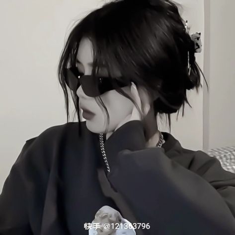 Savage Dp For Instagram, Emo Pfp Aesthetic, Tomboy Aesthetic, Aesthetic Emo, Korean Photo, Anime Black Hair, Self Portrait Poses, Dark Feminine Aesthetic, Korean Aesthetic